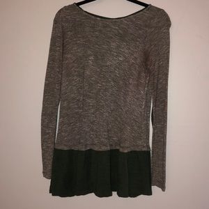Long grey shirt with accents of green!